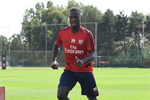 Tiền vệ phải: Nicolas Pepe.