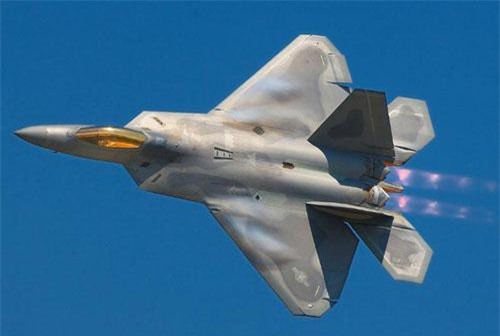 Top 10 máy bay quân sự đắt giá nhất thế giới