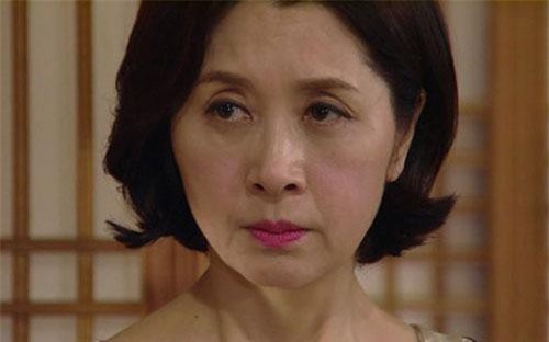 Bị mẹ chồng trách không đối xử với bà như mẹ đẻ, nàng dâu đáp lại một lời mà khiến bà xấu hổ ra mặt