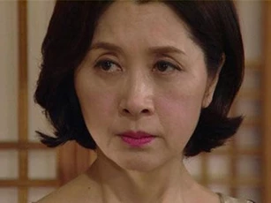 Bị mẹ chồng trách không đối xử với bà như mẹ đẻ, nàng dâu đáp lại một lời mà khiến bà xấu hổ ra mặt
