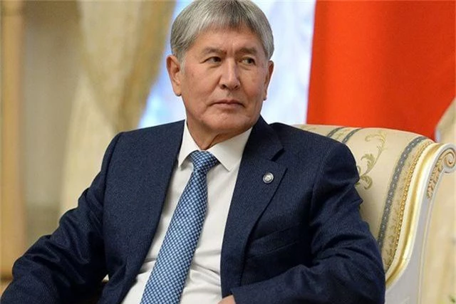 Khung cảnh tan hoang như chiến trường tại nơi đặc nhiệm Kyrgyzstan đột kích bắt cựu Tổng thống - 2