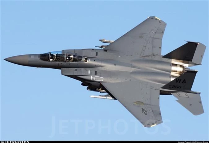 My mang F-15 gan bom chum toi Trung Dong, tau chien Iran coi chung!-Hinh-8