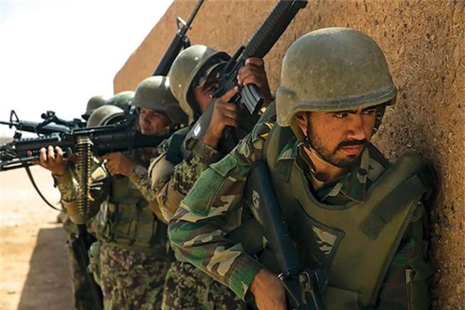 Soc: Afghanistan va NATO gay thuong vong dan thuong nhieu hon Taliban-Hinh-3