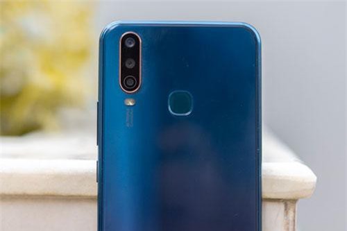 Trên tay Vivo Y17 pin 5.000 mAh, 3 camera sau, giá 5,29 triệu ở Việt Nam