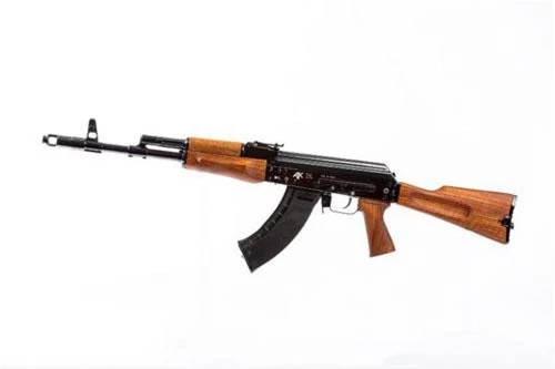 Mạng Arms-Expo vừa đăng tải bộ ảnh của Kalashnikov Media giới thiệu khẩu súng trường họ AK thế hệ mới nhưng là dành cho dân sự nhân kỷ niệm 70 năm thành lập. Nguồn ảnh: Kalashnikov Media