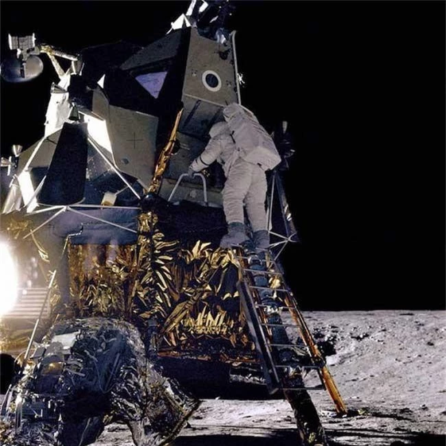 Neil Armstrong và Buzz Aldrin là hai người đầu tiên đặt chân lên Mặt Trăng. (Ảnh: NASA).