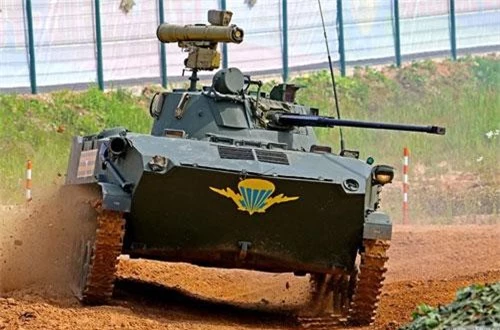 Theo tờ Rossiyskaya Gazeta, xe chiến đấu đổ bộ đường không BMD-2 với module chiến đấu mới "Bereg" đã bước vào giai đoạn thử nghiệm cấp Nhà nước. Gói hiện đại hóa được đánh giá tăng sức mạnh hỏa lực của cỗ máy gấp 5 lần so với thế hệ cũ. Nguồn ảnh: Wikipedia