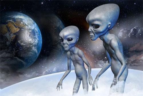 Tiết lộ cực sốc chuyện người ngoài hành tinh sống sót sau sự cố UFO Roswell