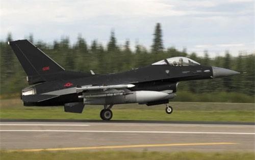 Quân đội Mỹ “công phu” mô phỏng lại tiêm kích Su-57 của Nga