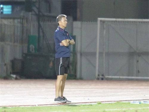 HLV Hoàng Anh Tuấn nói gì sau khi U18 Việt Nam thua đậm Australia?