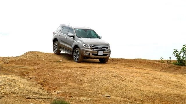 Đánh giá Ford Everest: SUV 7 chỗ đích thực - 5