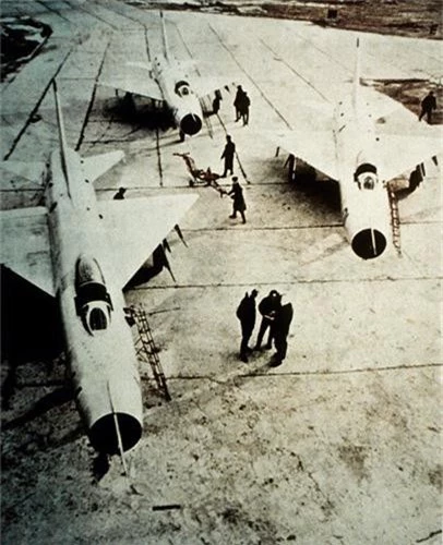 Khám phá 5 thế hệ tạo dựng huyền thoại máy bay Sukhoi - Hình 7 Kham pha 5 the he tao dung huyen thoai may bay Sukhoi-Hinh-7