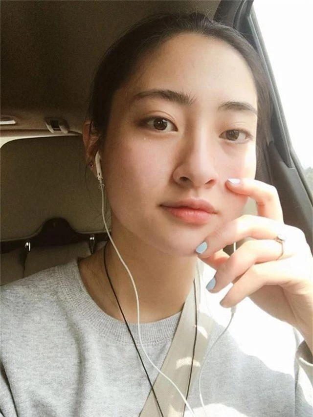So nhan sắc mặt mộc của Hoa hậu Đỗ Mỹ Linh và Lương Thuỳ Linh - 16