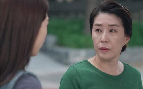 Bị mẹ chồng mắng "như hát hay" vì dám dỗi chồng không tặng quà Valentine, nàng dâu chỉ đáp một lời khiến bà im re