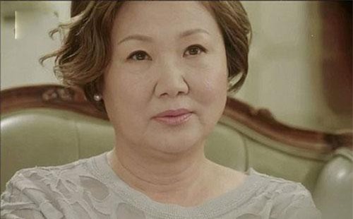 Mẹ chồng chuẩn bị quà Tết cho thông gia nhưng "bên trọng bên khinh", tôi lập tức có hành động khiến bà ái ngại