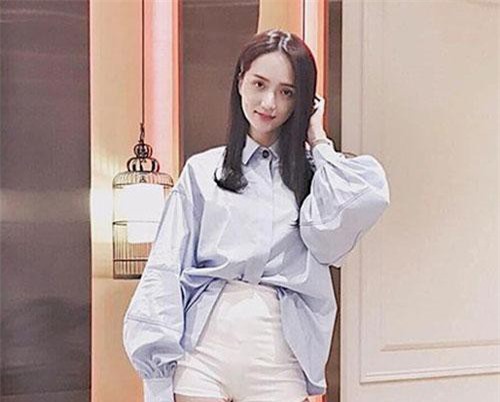 Hương Giang khoe đôi chân đã lành lặn, tâm trạng tươi vui vẻ hậu ồn ào bị "che mất nửa mặt" trong dàn Hoa hậu