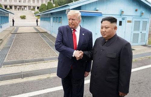 Ông Trump: Ông Kim Jong-un "gửi lời xin lỗi nhỏ" về các vụ thử tên lửa