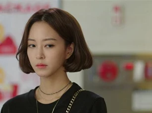 Vợ chồng lục đục vì khoản nợ lớn, tình cũ của tôi bỗng đề nghị giúp đỡ nhưng lại có điều kiện đi kèm