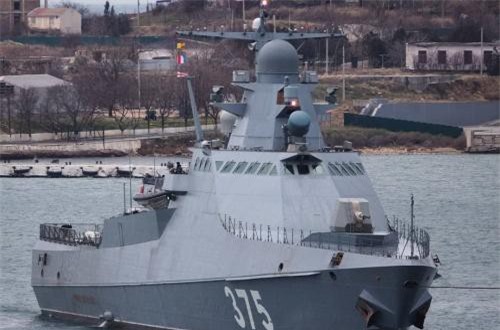 Lạ chưa: Tàu Nga có một khẩu pháo đã khiến Anh hoảng loạn