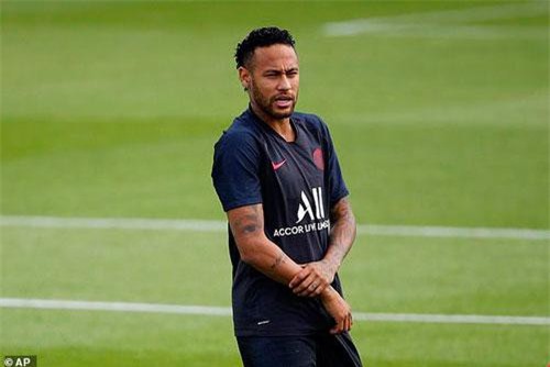 Neymar bị gạch tên khỏi đội hình PSG