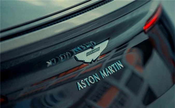Can canh Aston Martin DB11 hon 16 ty tai Viet Nam-Hinh-7