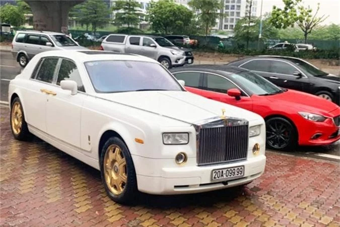 Dai gia ban Rolls-Royce “tu quy 9” ma vang 15 ty-Hinh-9