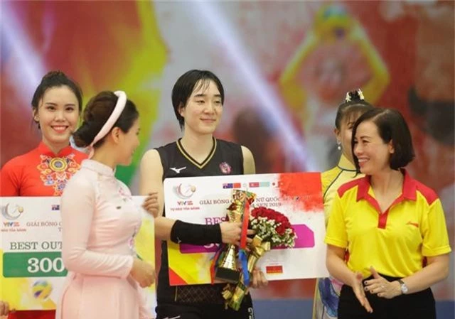 Những danh hiệu xuất sắc của giải bóng chuyền VTV Cup Tôn Hoa Sen 2019 - Ảnh 1.