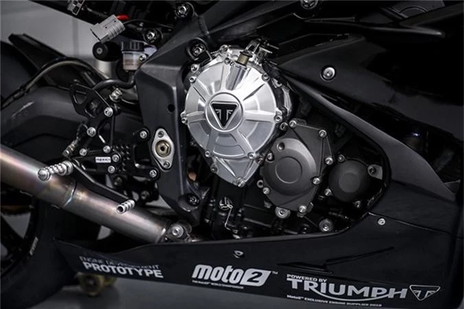 Triumph Daytona 2020 ra mat tai giai dua British MotoGP-Hinh-6