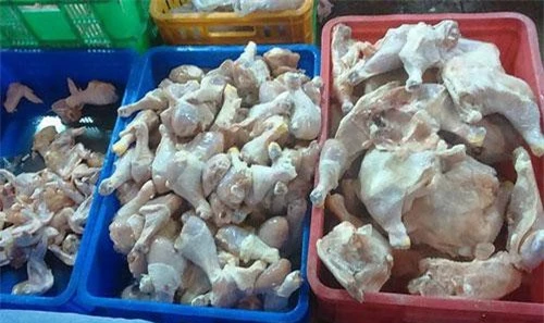 Thịt gà đông lạnh được nhập từ Mỹ về Việt Nam. Ảnh minh hoạ.