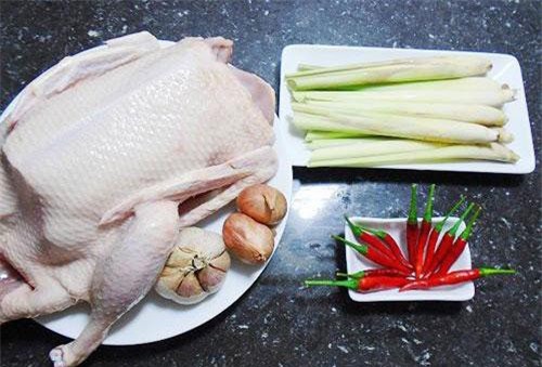 Luộc vịt cứ thả thêm 1 thứ này để "xóa sạch" mùi hôi, thịt thơm mềm hơn cả ngoài hàng