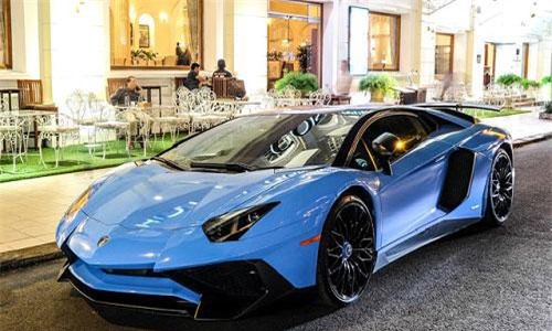Ngắm siêu xe Lamborghini Aventador SV hơn 30 tỷ trên phố Sài Gòn