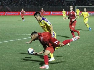 V-League 2019: TPHCM “đầu hàng” trong cuộc đua vô địch?