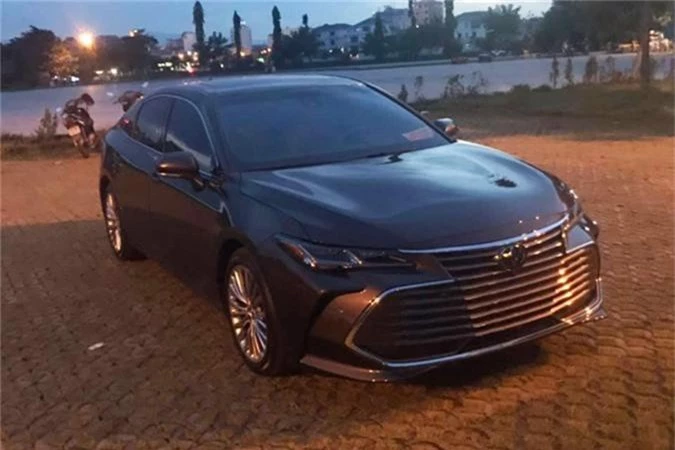 Toyota Avalon 2019.