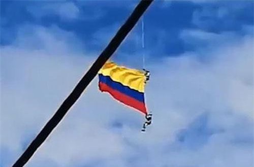 Quân nhân Colombia thiệt mạng vì rơi khi đu dây từ trực thăng