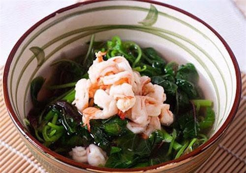 Rau dền thành 'thuốc độc' nếu ăn theo cách này