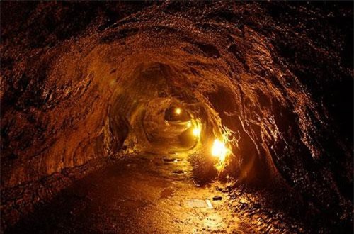 Sửng sốt bí mật các ống dung nham trong Mặt trăng