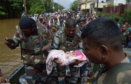 Lũ kinh hoàng khiến 152 người thiệt mạng ở Ấn Độ