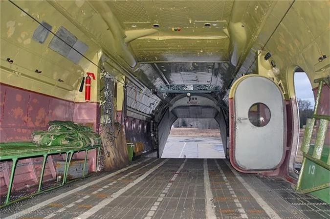 C-130 con chua loi thoi, An-12 da som ve vuon: Lien Xo kem My!-Hinh-7