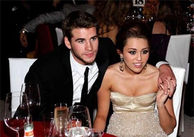 Nuối tiếc hành trình 10 năm yêu nhau của Miley Cyrus và Liam Hemsworth - 2