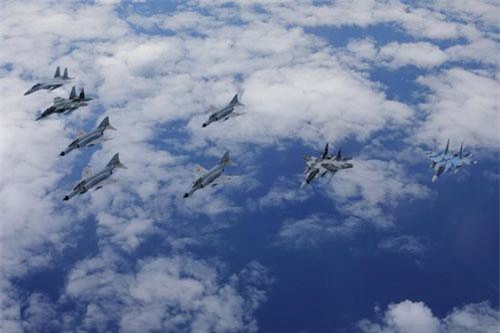 Cận cảnh tiêm kích đồ cổ của Nhật từng "rụng như sung" ở Việt Nam