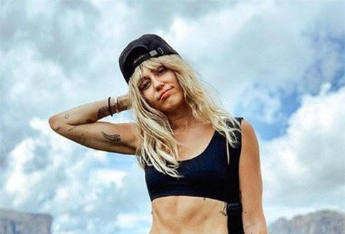 Hậu tin tức chia tay gây bão dư luận, Miley Cyrus chính thức có động thái đầu tiên