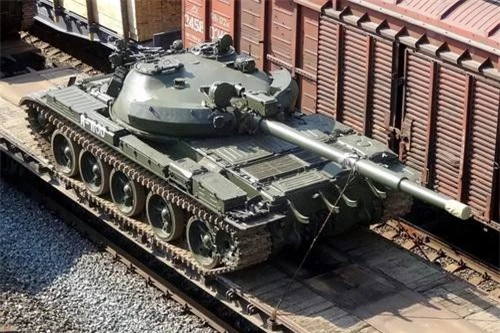 Giữa T-62M của Nga và Pokpung-ho IV của Triều Tiên có rất nhiều nét tương đồng. Ảnh: TASS.