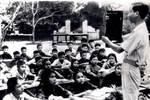 Ảnh cực quý về nhà giáo Việt Nam thời kháng chiến chống Mỹ