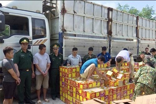 Cao Bằng: Bắt đối tượng vận chuyển hơn 2,7 tấn pháo nổ