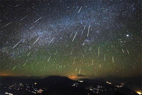 Trái Đất vừa đón mưa sao băng lớn nhất năm 2019