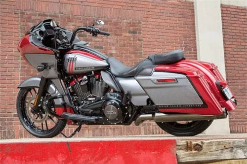 7. Harley-Davidson CVO Road Glide 2019 (giá: 42.339 USD).