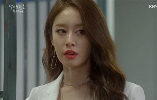 Thêm bằng chứng cho thấy Jiyeon (T-ARA) quả là "cô gái vàng trong làng đánh đồng nghiệp"