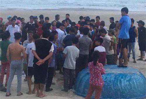 Vụ sóng biển cuốn trôi 11 người ở Bình Thuận: Tìm thấy thi thể 2 du khách