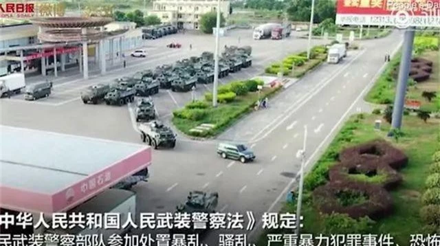 Xe thiết giáp Trung Quốc xuất hiện gần Hong Kong - 4