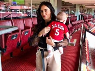 Vị hôn thê xinh đẹp của Maguire “tỏa sáng” trong ngày MU đại thắng Chelsea